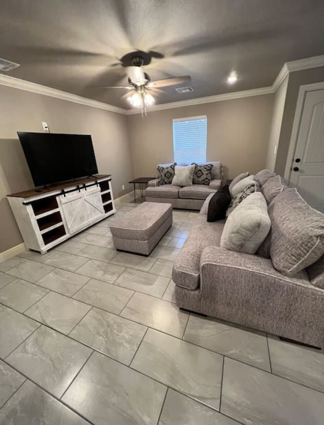 9020 3 Bed 2.5 Bath Duplex