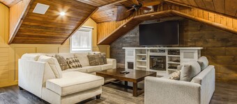 Amazing Lakeview Retreat with Hot Tub, Sauna and Private Loft!