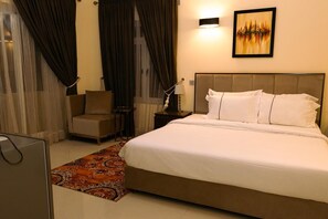 Rideaux occultants, fer et planche à repasser, Wi-Fi gratuit