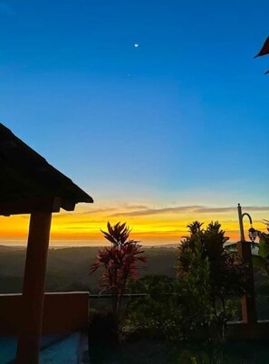 Property grounds - Find tranquility and escape tourism in this hillside home close to beaches (Nayarit)