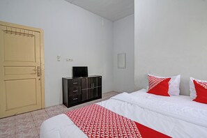 Standard Double Room | Free WiFi, bed sheets