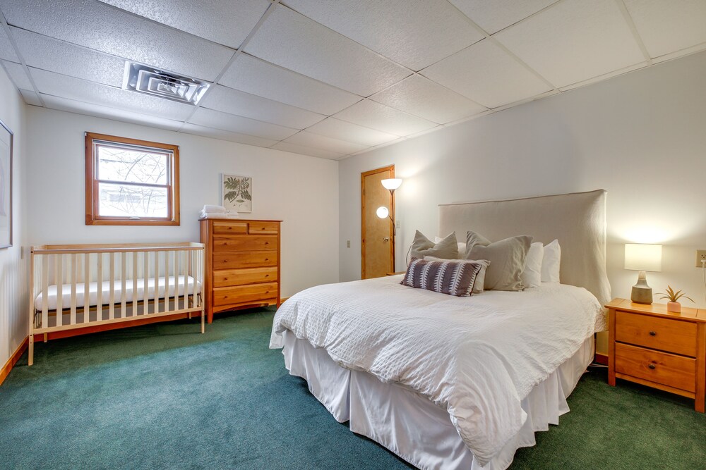 Queensbury Lakefront Home Screened Porch & Views! Lake Vrbo