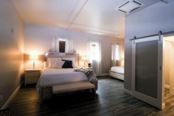 1 chambre, fer et planche à repasser, Wi-Fi, draps fournis