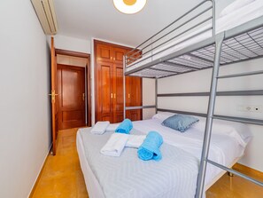 1 camera, ferro/asse da stiro, Wi-Fi gratuito, lenzuola