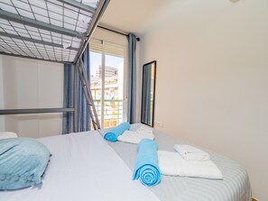 1 soverom, strykejern/-brett, wi-fi (inkludert) og sengetøy