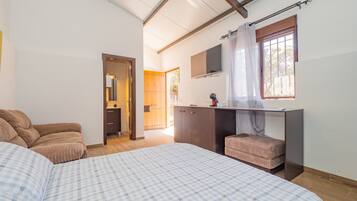 3 chambres, fer et planche Ă  repasser, Wi-Fi gratuit, draps fournis