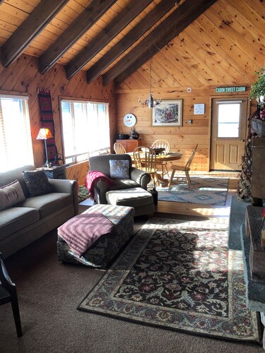 Cozy cabin near Ski Sawmill and Pine Creek