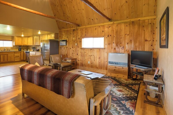 Smart TV, DVD player, books, stereo