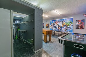 Spielezimmer