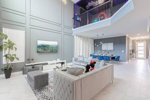 Televisión, videojuegos y futbolito 