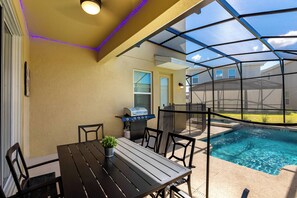 A heated pool - Thematic House w/ Pool, SPA & Game Room in Resort 242661 (Kissimmee)