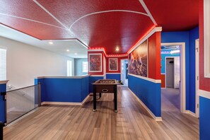 Games room - Thematic House w/ Pool/ SPA/ Game Room in Resort! (Davenport)