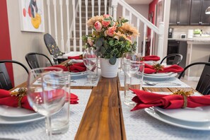 Dining - Thematic Home with / Pool/ Game Room in a Resort 275821 (Davenport)