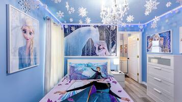 4 habitaciones, tabla de planchar con plancha, cuna de viaje y wifi