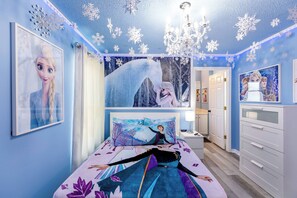 4 habitaciones, tabla de planchar con plancha, cuna de viaje y wifi 