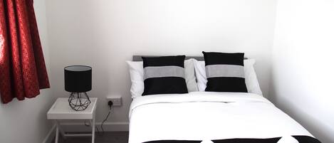 3 soverom, strykejern/-brett, wi-fi (inkludert) og sengetøy