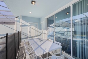 Outdoor dining - Themed Home with Pool & Game Room on Resort (Orlando)