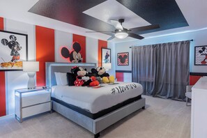 5 bedrooms, iron/ironing board, travel crib, WiFi - Themed Home with Pool & Game Room on Resort (Orlando)