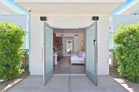 Classic Studio | Living area. Funky Pool Side Cabana in DTPHX