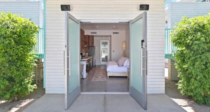 Funky Pool Side Cabana in DTPHX