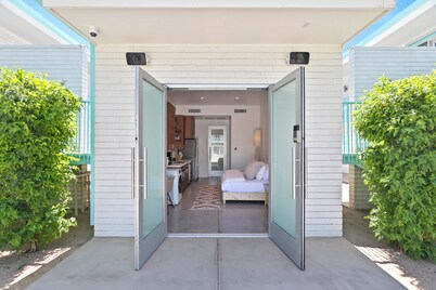 Funky Pool Side Cabana in DTPHX