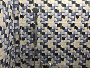 Deluxe Twin Room | Bilik Mandi | Pancuran mandi, sabun 