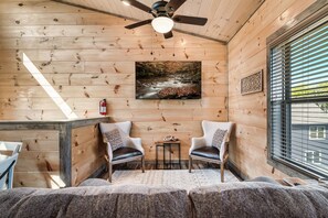 Interior - 4 Mile to Dollywood! A+ Location! Game Room, Hot Tub, Fast Wifi, and more! (Sevierville)