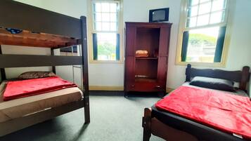 Wi-Fi de cortesia, roupa de cama