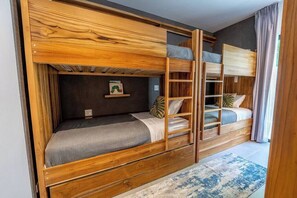 WiFi, bed sheets