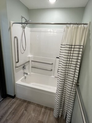 Shower, hair dryer, towels, soap - The Ridge - NEW Modern Home! (Onamia)