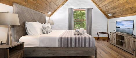 3 bedrooms, desk, iron/ironing board, WiFi