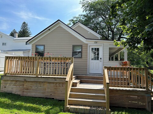 Renovated Hancock NY house near Delaware River