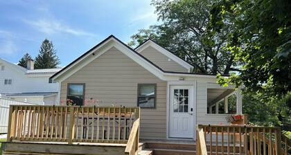 Renovated Hancock NY house near Delaware River
