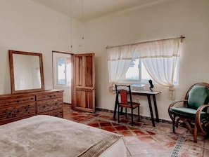 1 chambre, bureau, Wi-Fi gratuit, draps fournis
