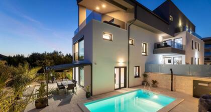 Luxury Apartment I. with a heated pool in Villa Adria Apartments