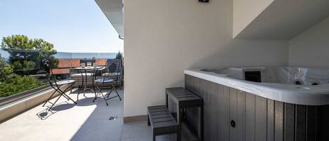 مغطس سبا خارجي