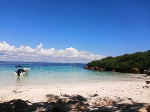Acogedora habitación para 2 personas en San Carlos Beach Inn a 5min de la playa!