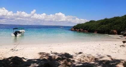 Acogedora habitación para 2 personas en San Carlos Beach Inn a 5min de la playa!