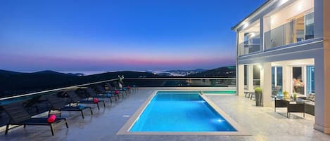 Beheizter Pool