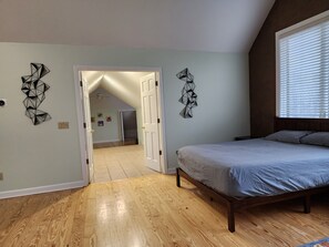 6 bedrooms, iron/ironing board, free WiFi, bed sheets