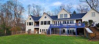 Huge 6 bedroom home near wineries & Helen attractions, sleeps 14 guests