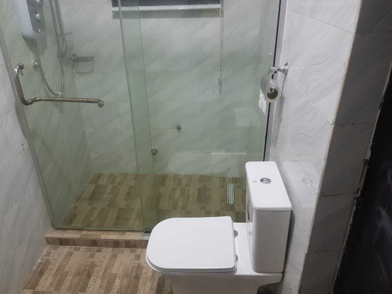 Dusche, Handtücher, Seife, Shampoo