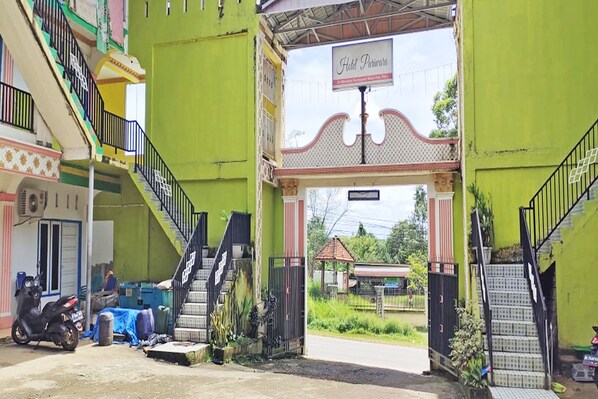 Fachada da propriedade