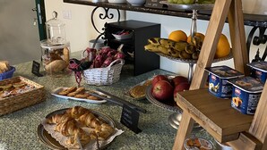Daily buffet breakfast for a fee - B&B Il Vicoletto (Artena)