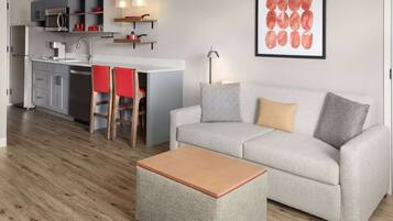 Suite, 1 Bedroom, Non Smoking (1 King Bed)