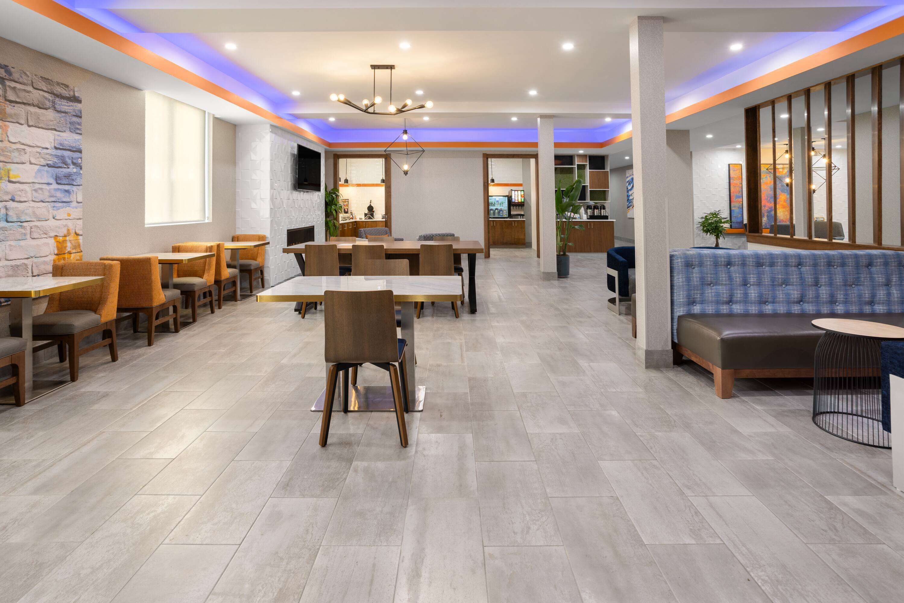 Free daily continental breakfast