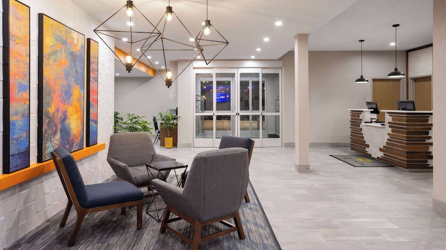 Hawthorn Extended Stay by Wyndham Williston/Burlington
