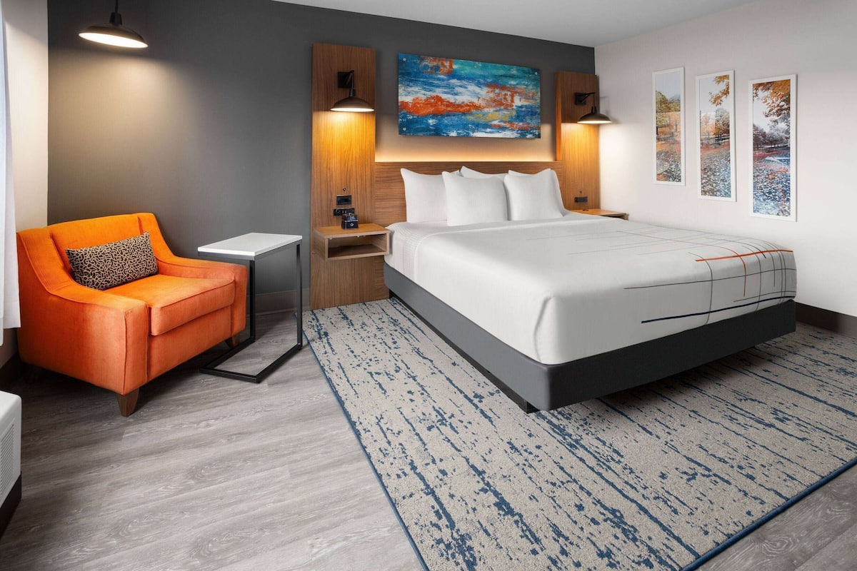 In-room safe, desk, blackout drapes, iron/ironing board