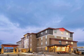 Exterior - La Quinta Inn & Suites By Wyndham Williston/Burlington (Williston)