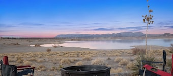 Beach Front Home, King Bed, Million Dollar Deckview, and Steps to the Beach